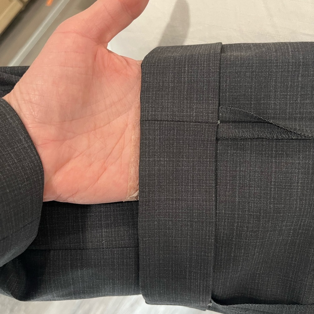 Hugo Boss suit 0-2 - Picture 5 of 11